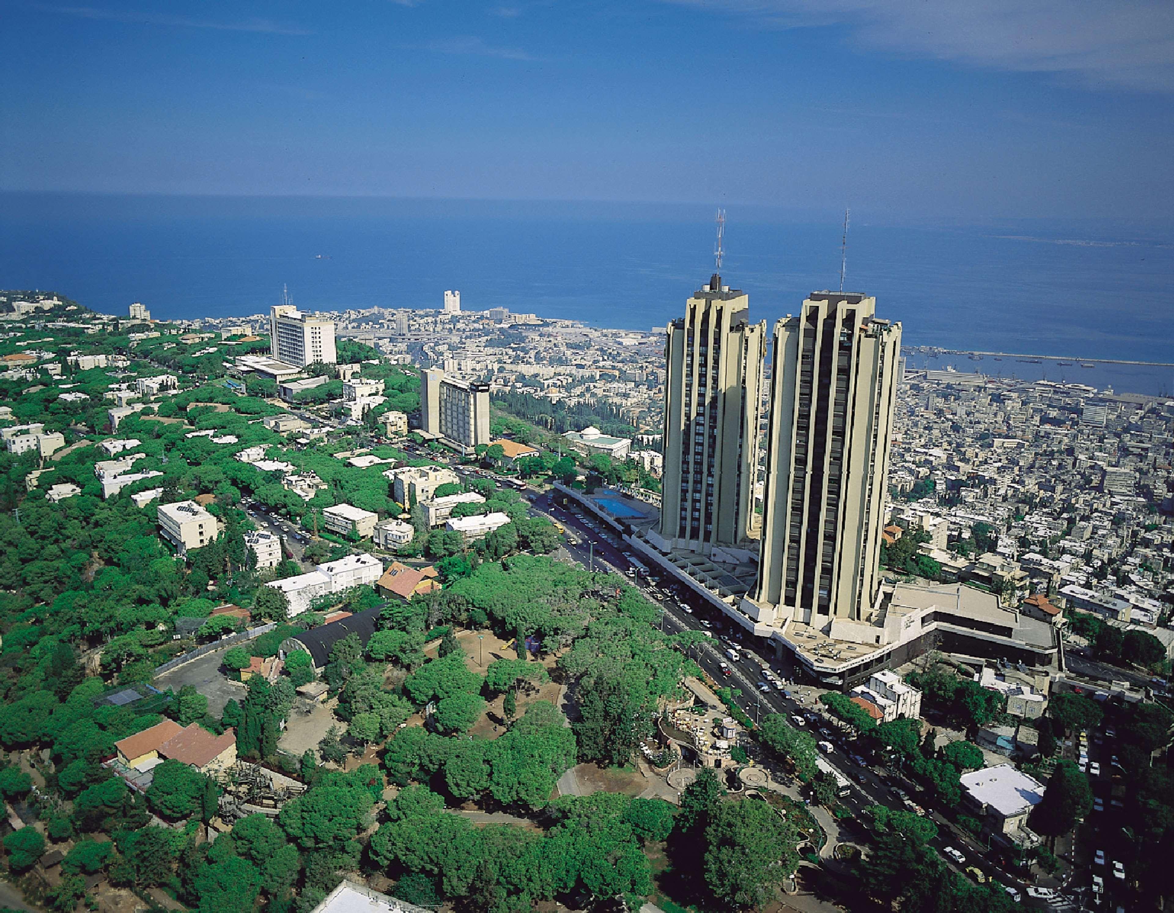 Dan Panorama Haifa Hotel Dış mekan fotoğraf Aerial view of the campus